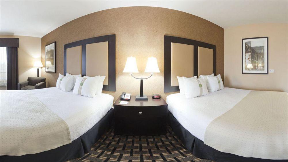 Holiday Northeast By Ihg Hotel 3*